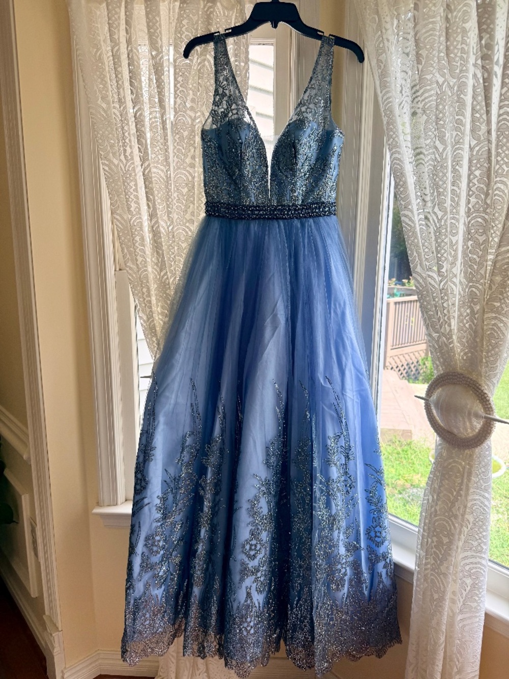 Camille La Vie Cinderella Ball Gown Size 4 NWOT